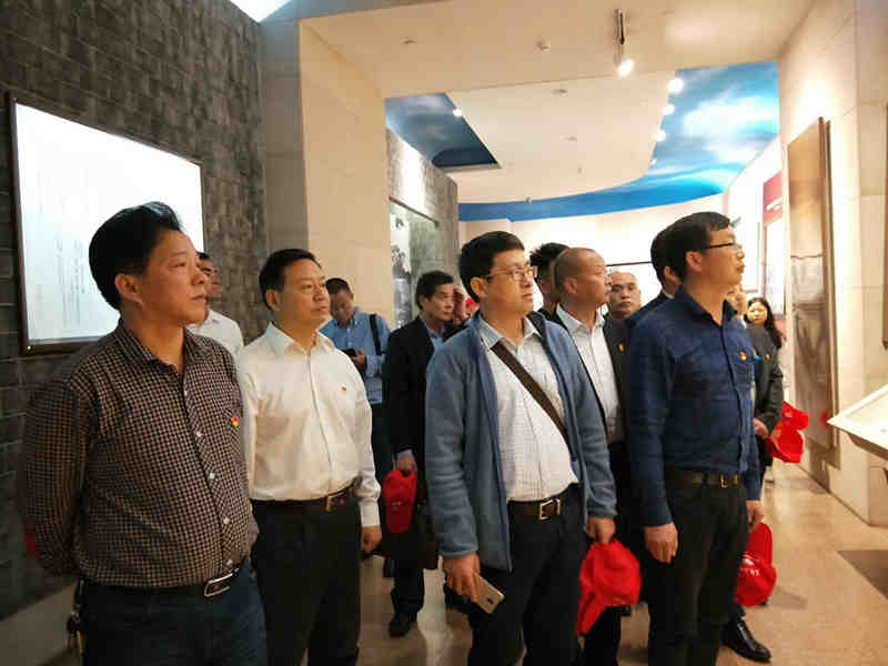 到红安开展党建活动